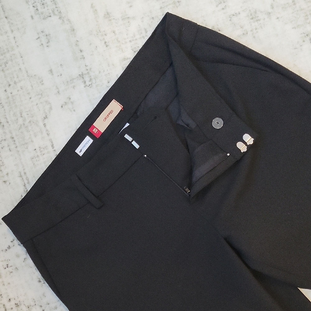 GAP Black Cropped Pants - Picture 3 of 12